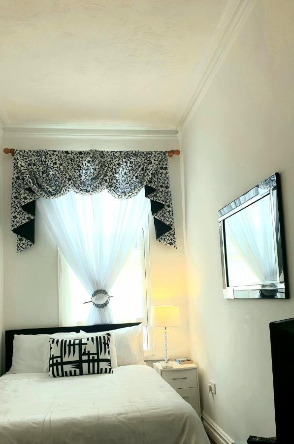 ריל Gabriel Guesthouse מראה חיצוני תמונה