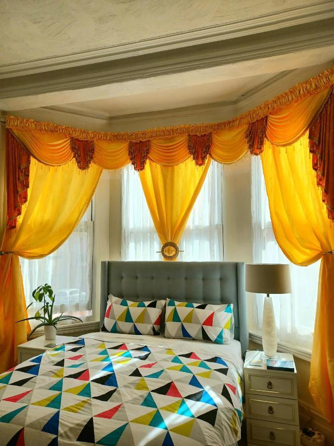 ריל Gabriel Guesthouse מראה חיצוני תמונה