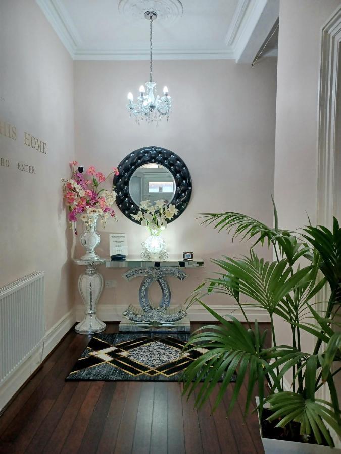 ריל Gabriel Guesthouse מראה חיצוני תמונה