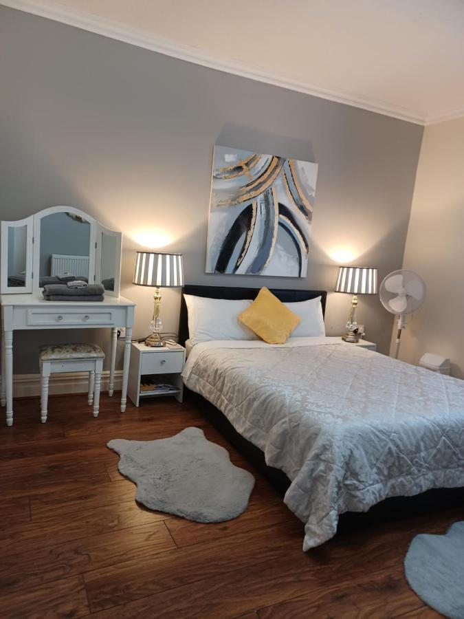 ריל Gabriel Guesthouse מראה חיצוני תמונה
