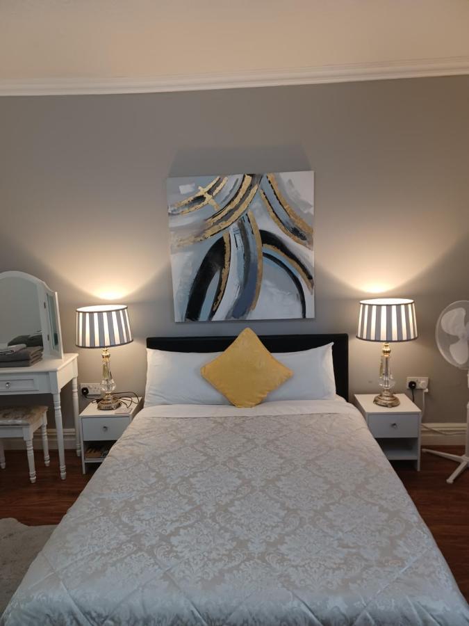 ריל Gabriel Guesthouse מראה חיצוני תמונה