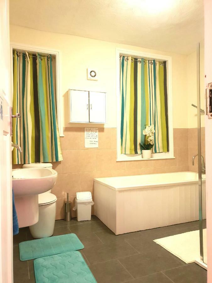 ריל Gabriel Guesthouse מראה חיצוני תמונה