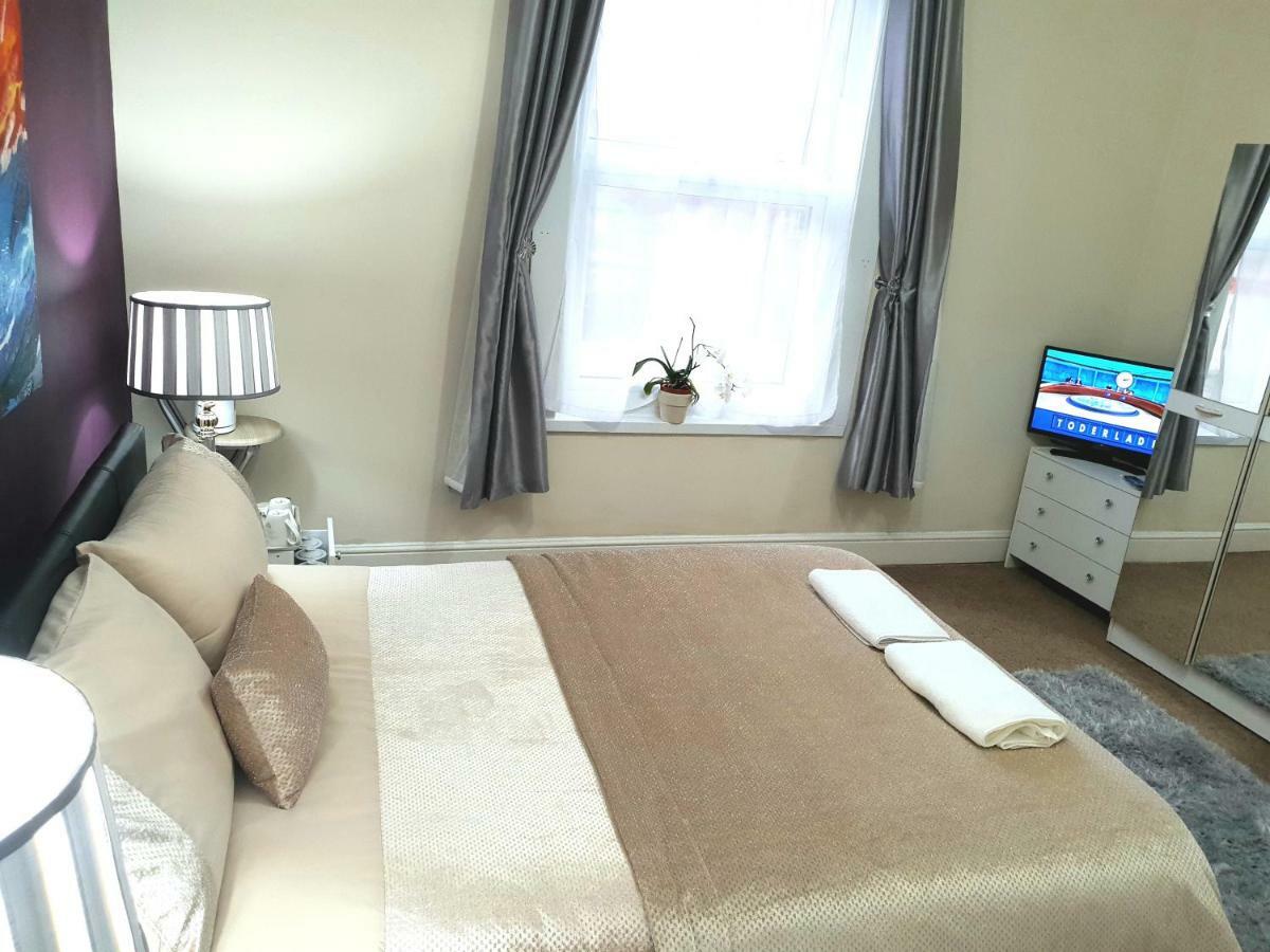 ריל Gabriel Guesthouse מראה חיצוני תמונה