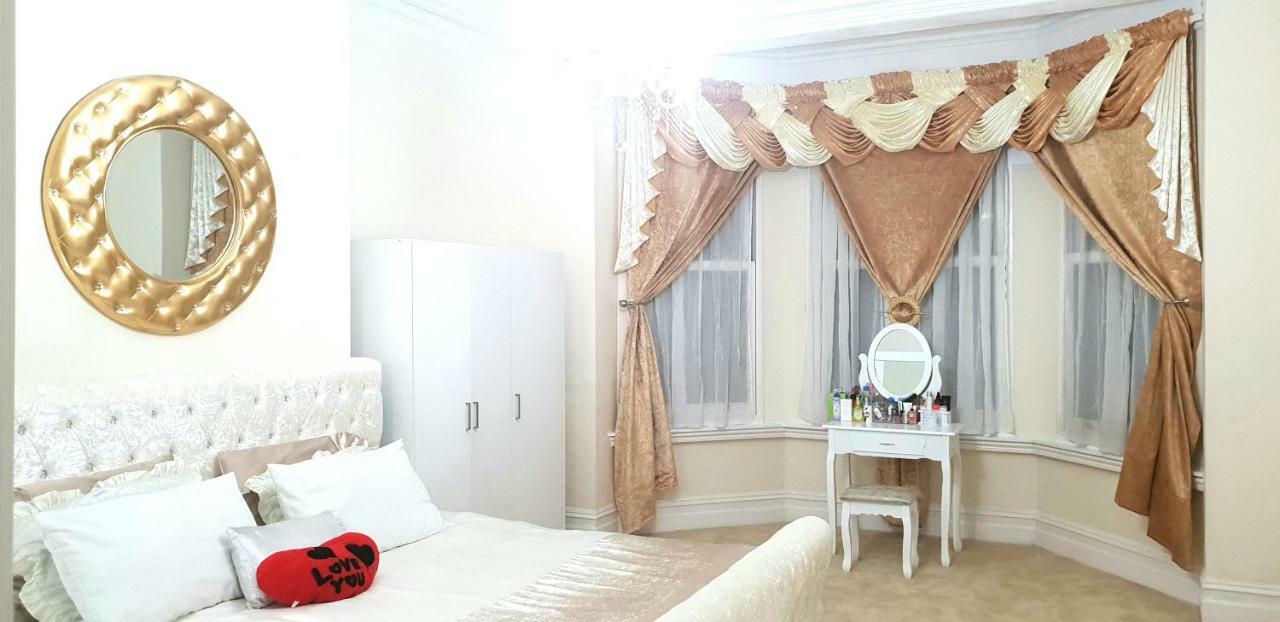 ריל Gabriel Guesthouse מראה חיצוני תמונה